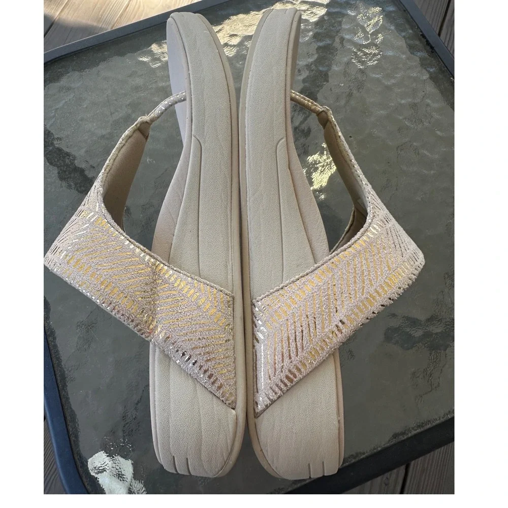 Skechers‎ Memory Foam Gold Wedge Sandals Women's 9 Natural Beige